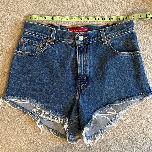 Levi’s 550 Denim Shorts - Picture 6 of 10